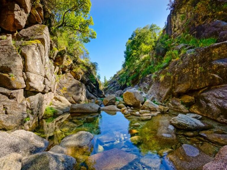 Peneda-Gerês National Park Private Tour - The National Park Peneda-Gerês, is the only national park in Portugal - very rich...